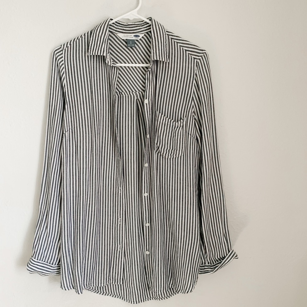Old Navy // Button Down - image 2